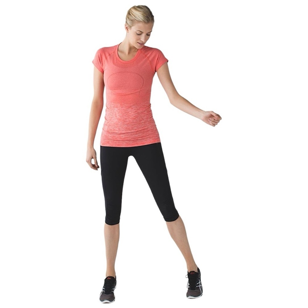 LULULEMON Swiftly Tech Short Sleeve Crew in Heathered Alarming